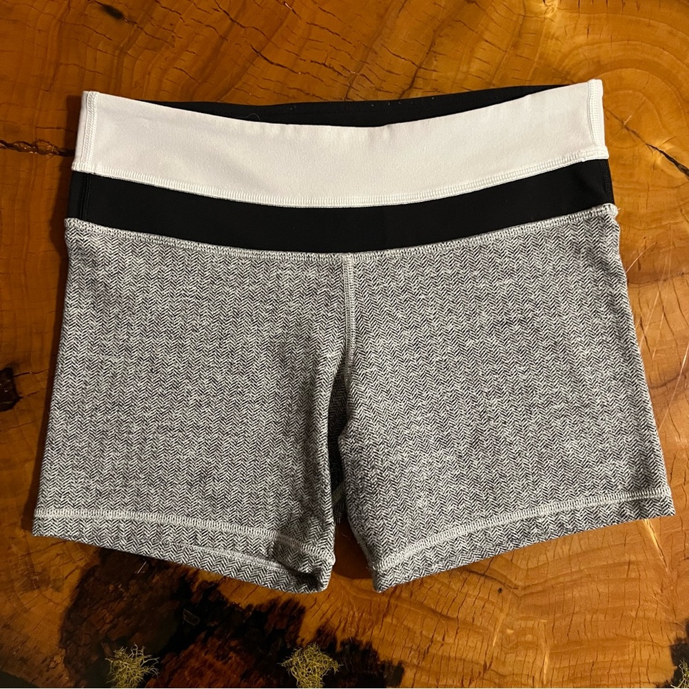 Lululemon Reverse Groove Shorts - Picture 2 of 5